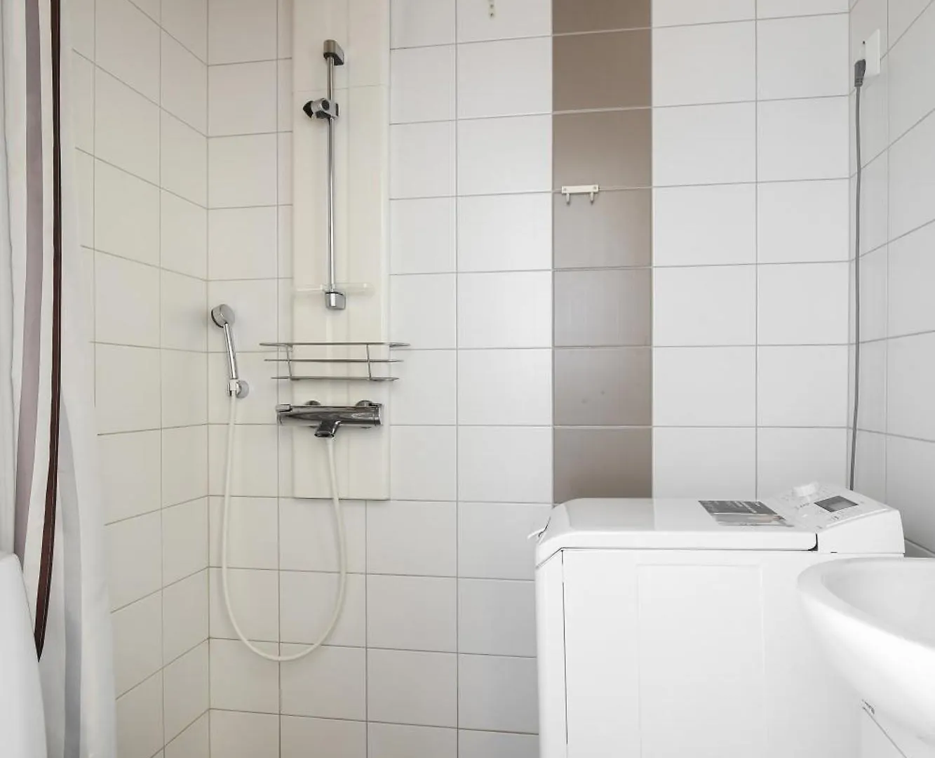Kotimaailma Apartments Kamppi - Spacious 1Br In The City Center Helsínquia