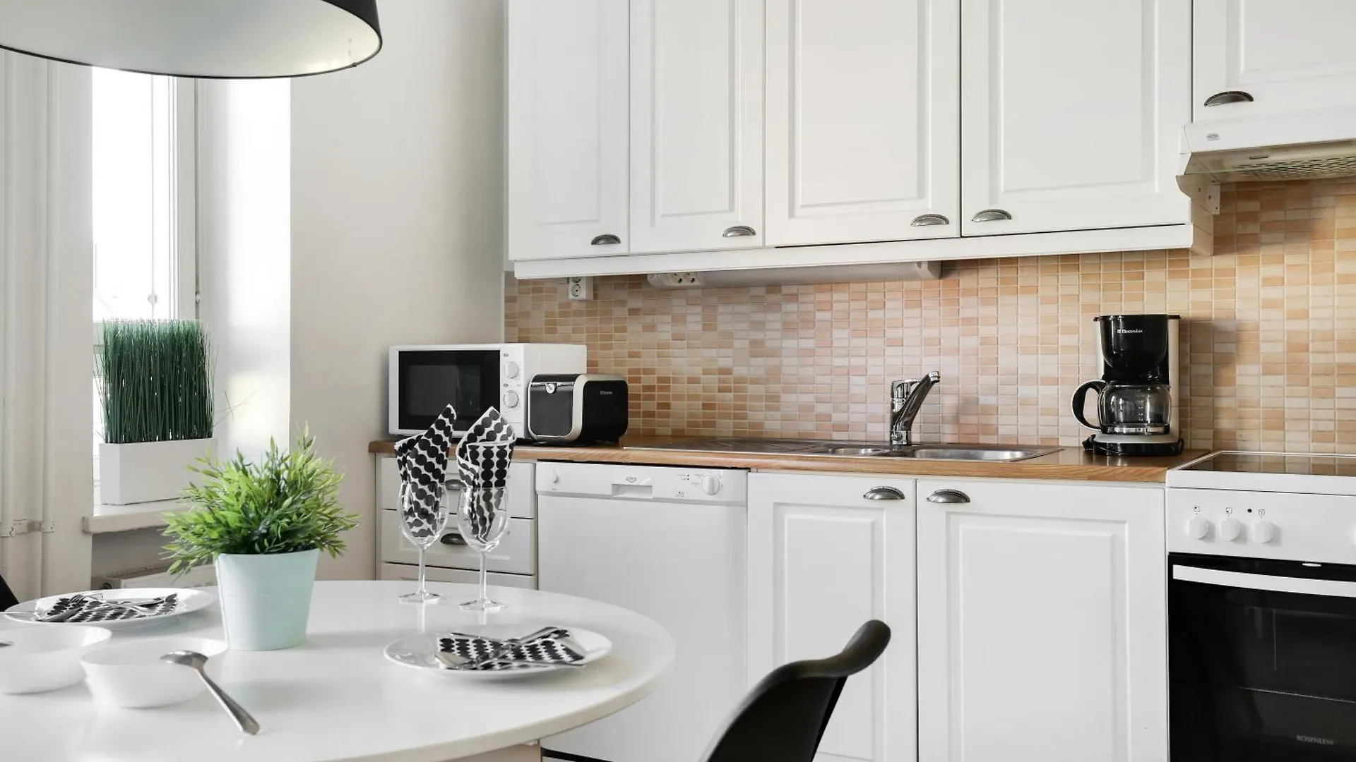 Kotimaailma Apartments Kamppi - Spacious 1Br In The City Center Helsínquia 0*,  Finlândia