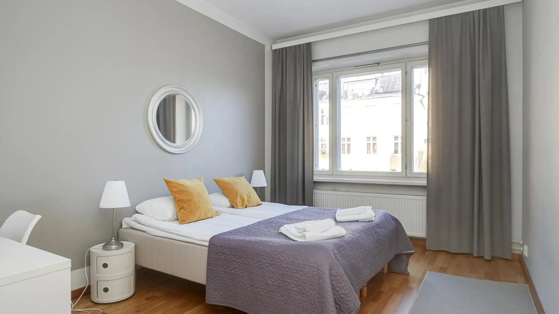 Kotimaailma Apartments Kamppi - Spacious 1Br In The City Center Helsínquia